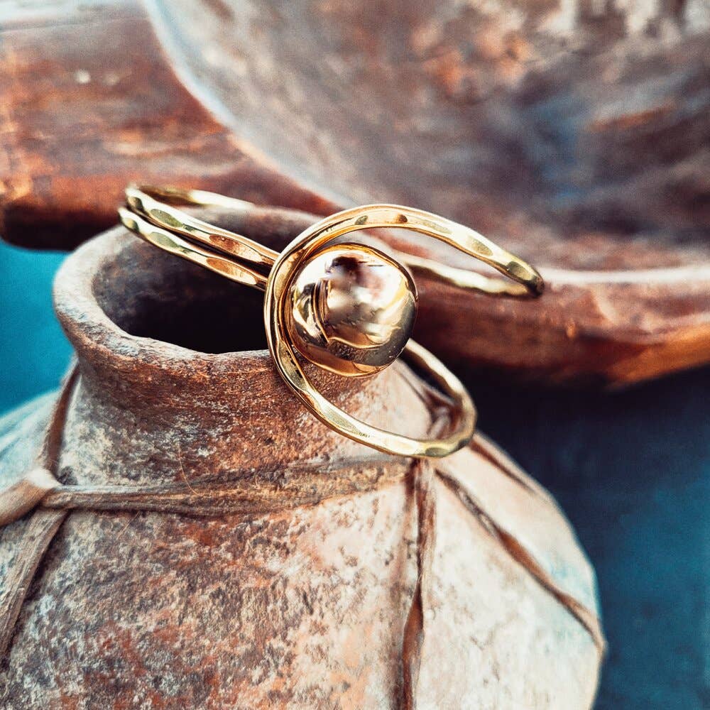 Bisjoux - Brass sphere ball circle bangle bracelet wire