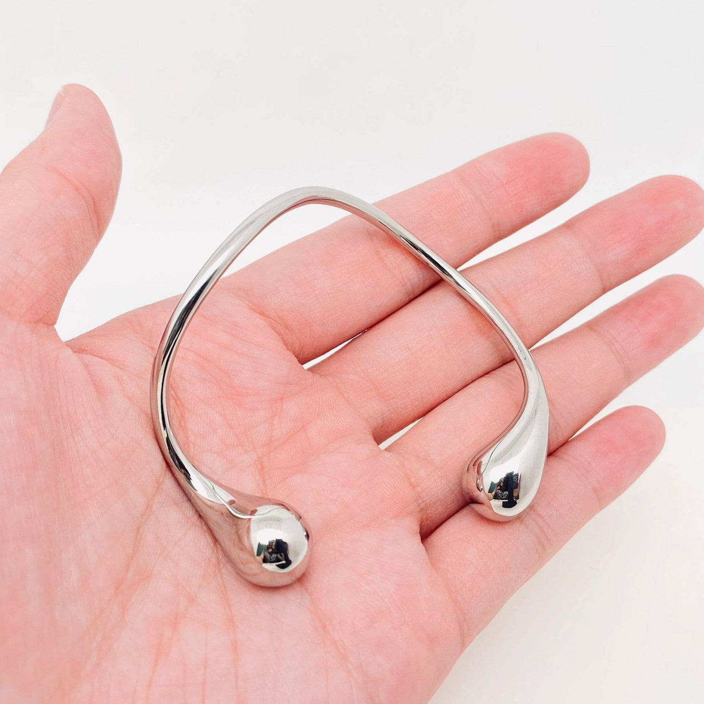 Mio Queena - Double Drops 18K Gold Plated Stainless Steel Bangle - FGS: Golden