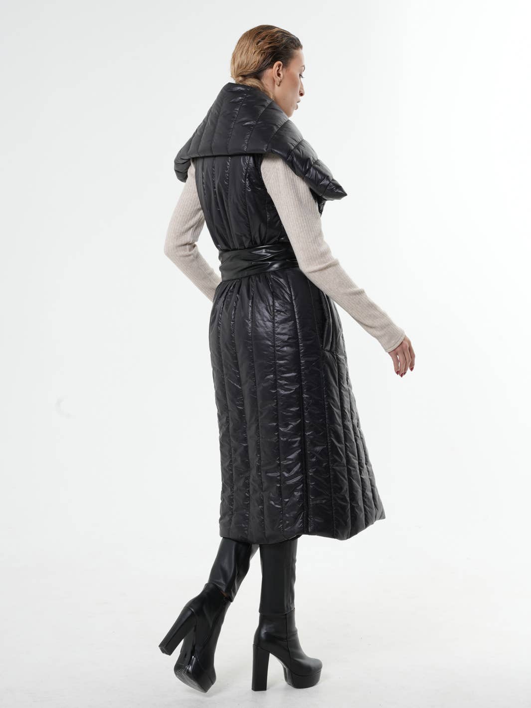 Metamorphoza - Loose Long Sleeveless Coat: L / Black
