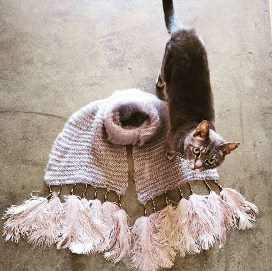 KOLUNTU - LYNX Mohair Scarf with Ostrich Feathers and Beads