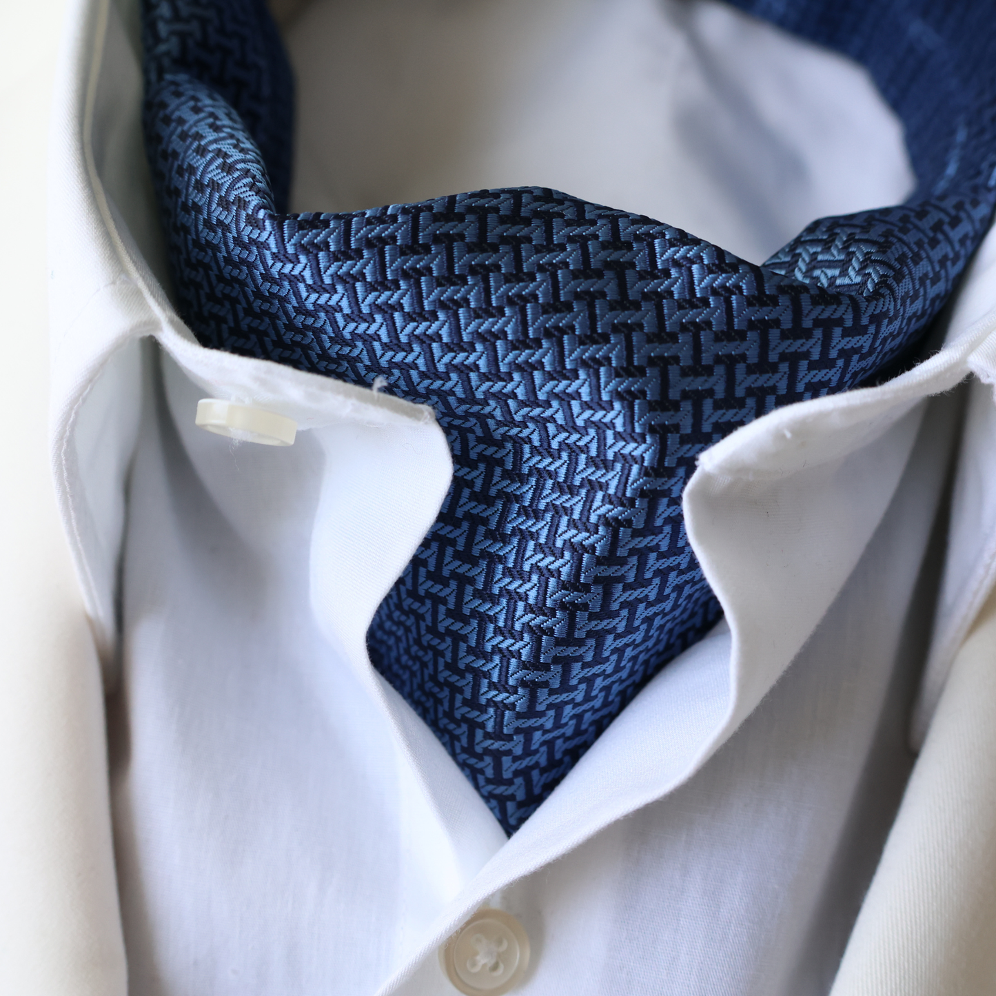 Tie Mood - Modern Interlocking Design Blue Ascot Tie: Blue