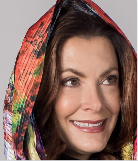 Reversible Artist Print Parisian With Pleated Hood