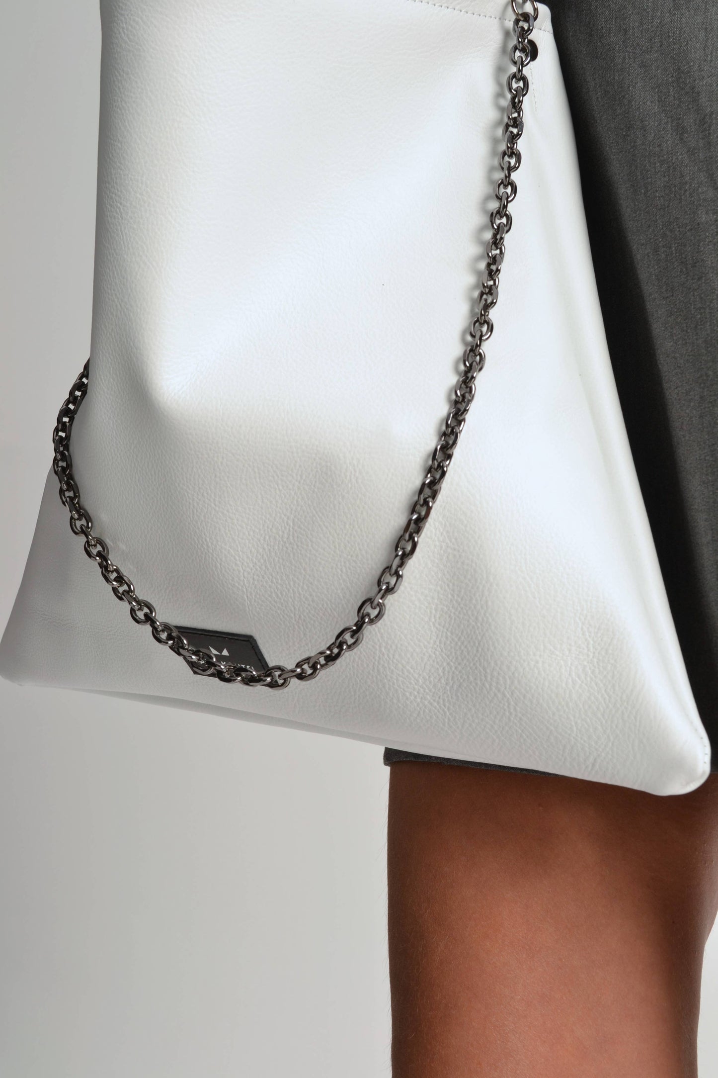 ANA KOUTSI - Erato leather bag in white