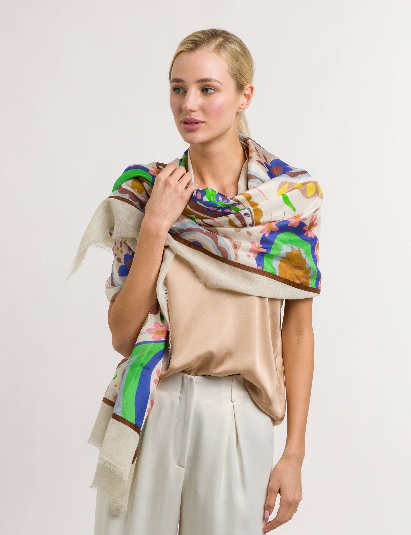 FRAAS - The Scarf Company - Summer Paisley Patchwork Wrap: Pale Peach