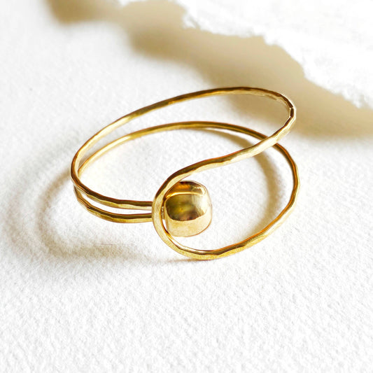 Bisjoux - Brass sphere ball circle bangle bracelet wire