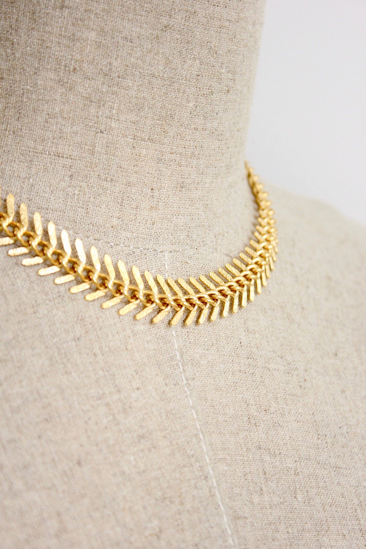 David Aubrey Jewelry - DOR215 18k matte gold fish bone necklace