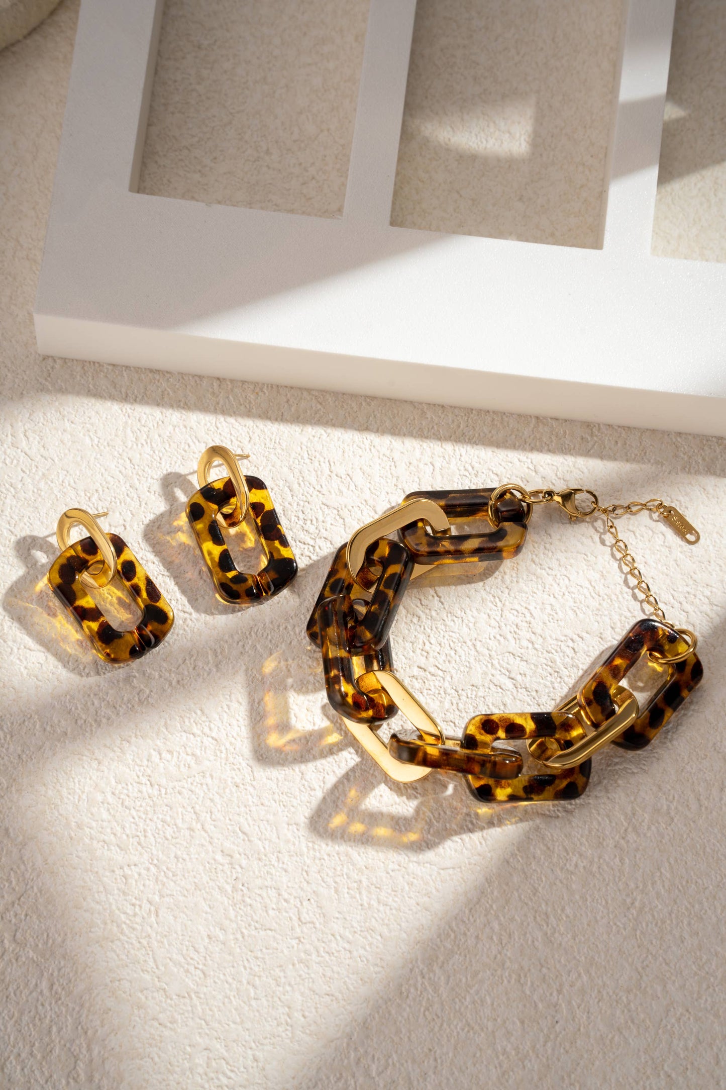 COSMOS - Golden Scale Chain Bracelet Resin Stainless Steel