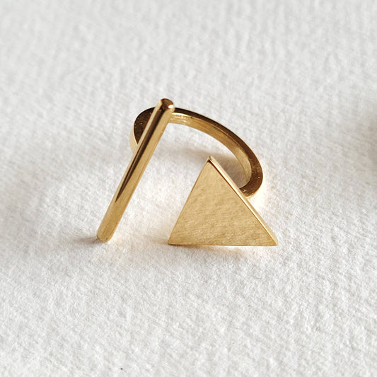 Bisjoux - 18k gold plated triangle circle geometric ring: Triangle