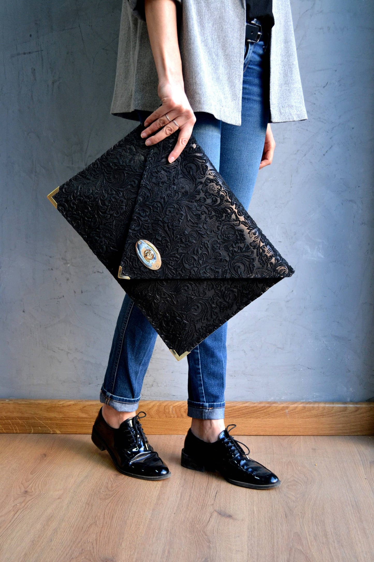 ANA KOUTSI - 3D Black Symmetria Leather Clutch: Silver / Small