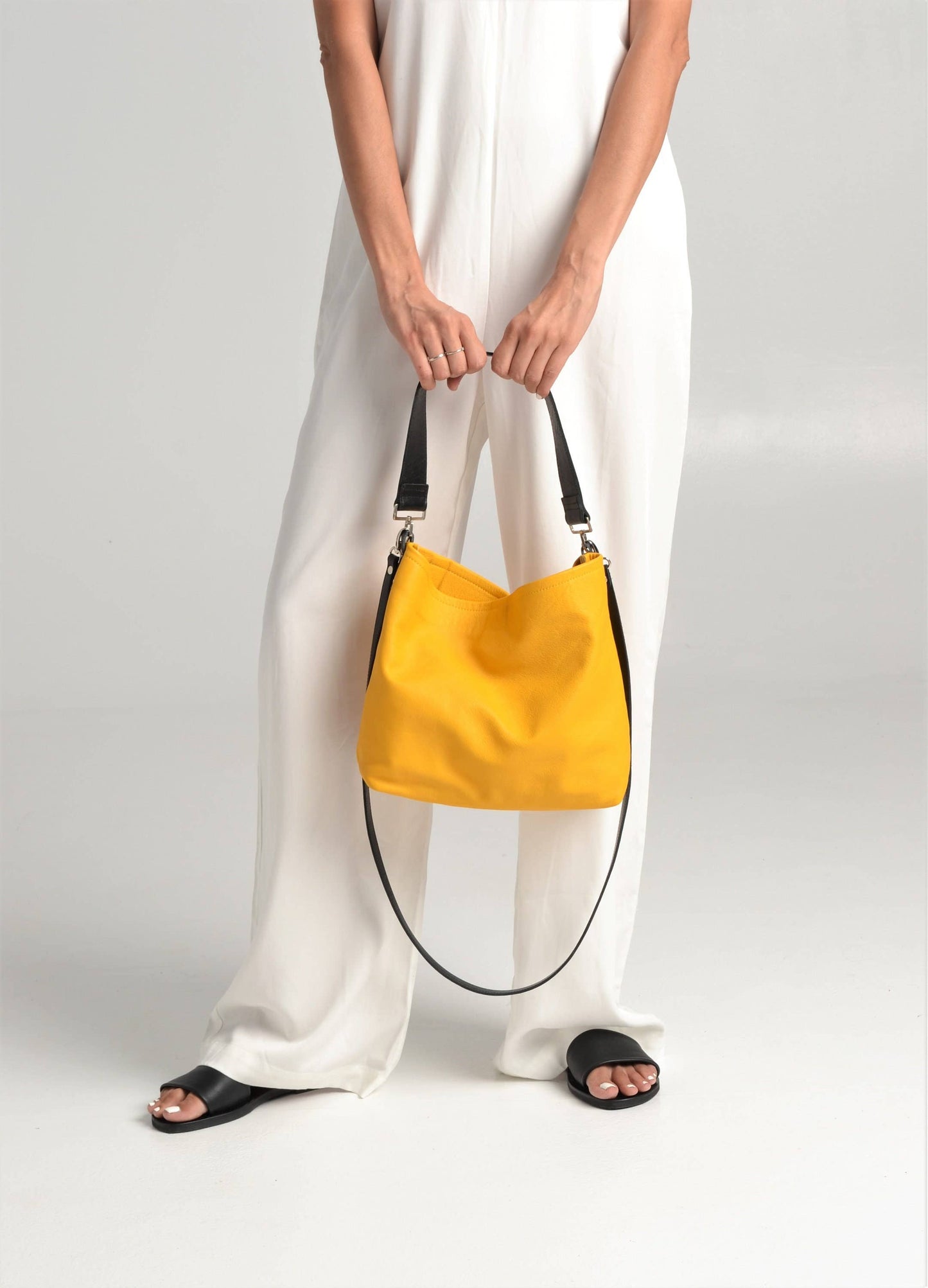 ANA KOUTSI - Dioni leather bag in yellow: With Magnetic Snap / Silver