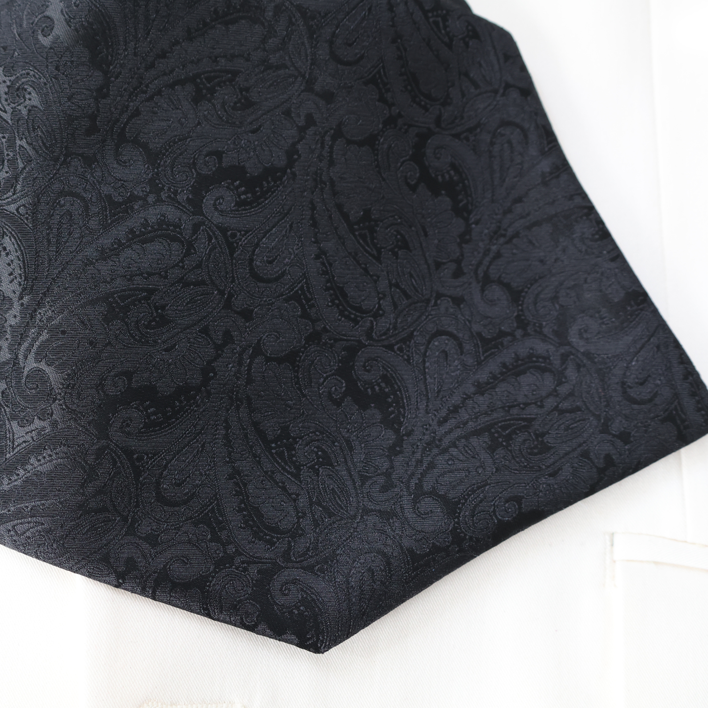 Tie Mood - Black Paisley Ascot Tie