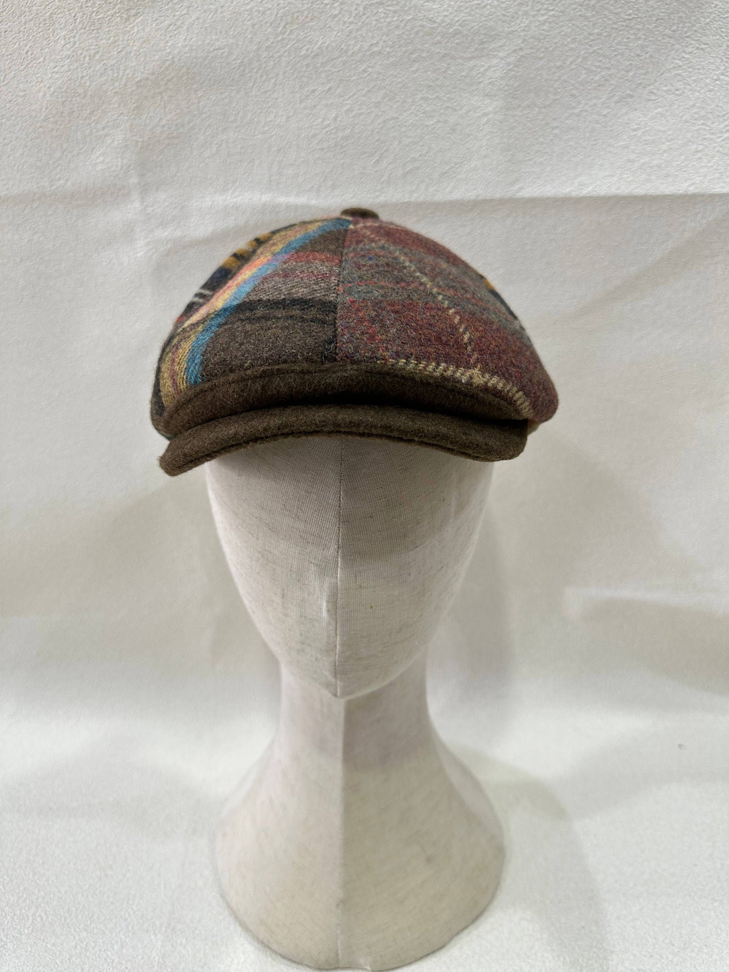 LEXA PLUS - H-12-4 Flat cap in multicolored patchwork tweed