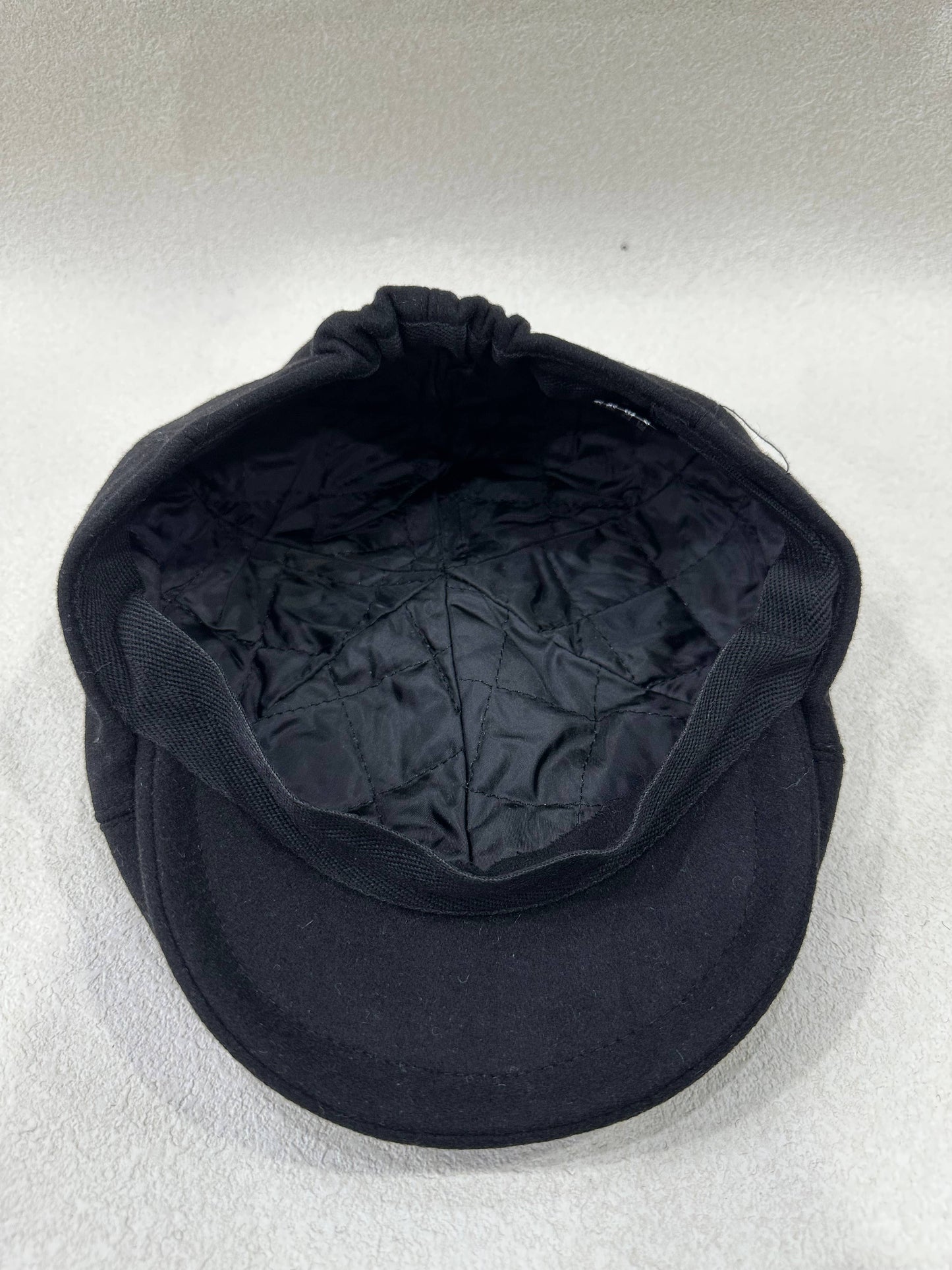 LEXA PLUS - H-2-9 Plain black newsboy cap