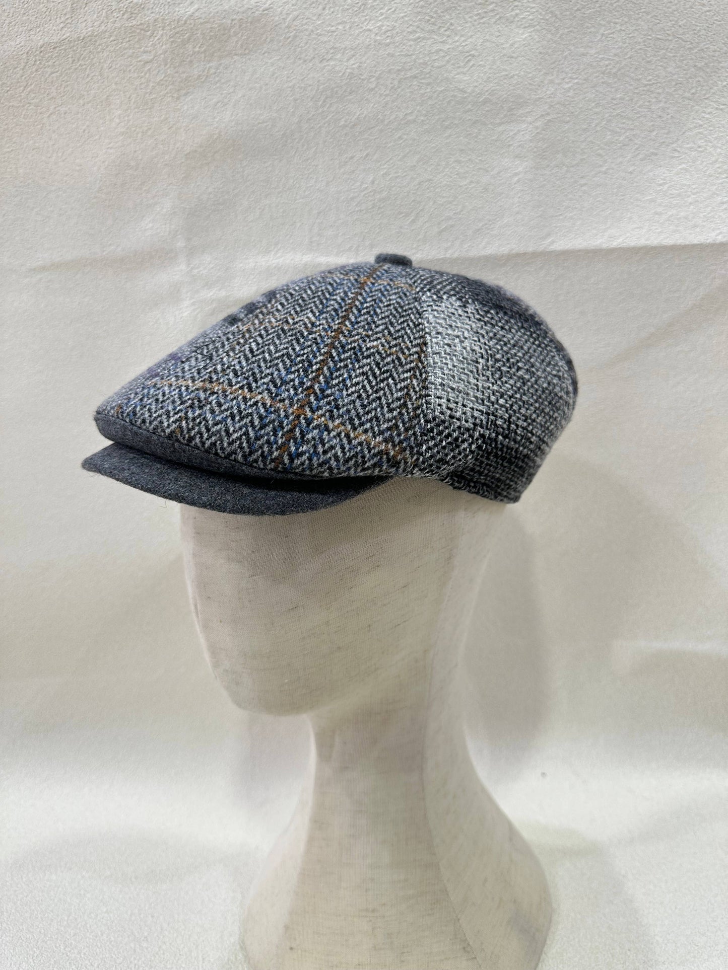 LEXA PLUS - H-12-10 Flat cap in gray and blue patchwork tweed