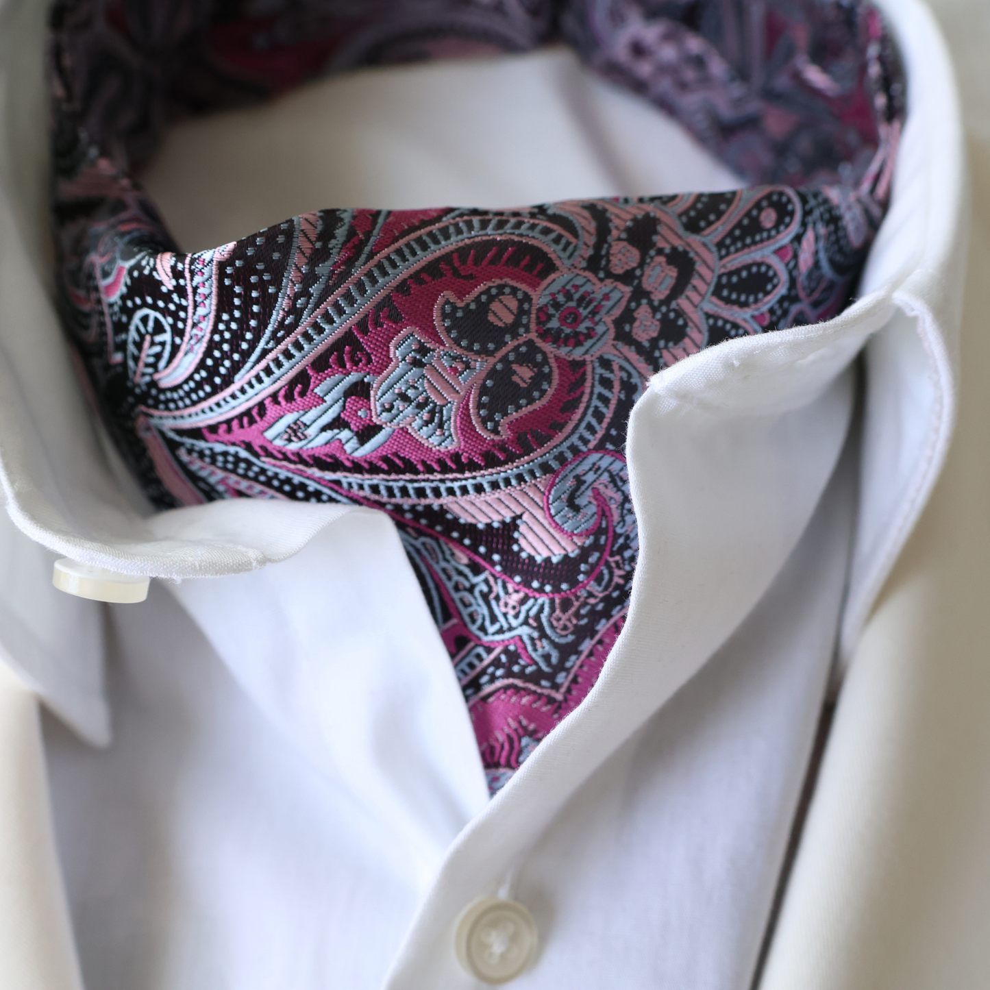 Tie Mood - Miles