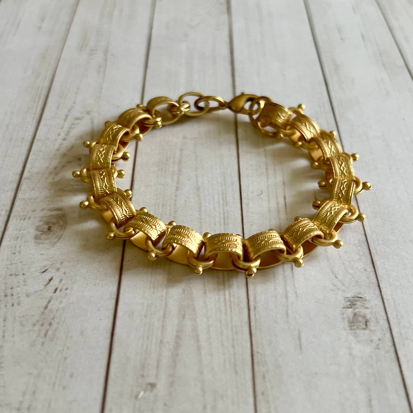 Nellie Pratt Artisan Jewelry - Maybelle From Slidell
antique gold vintage chain bracelet