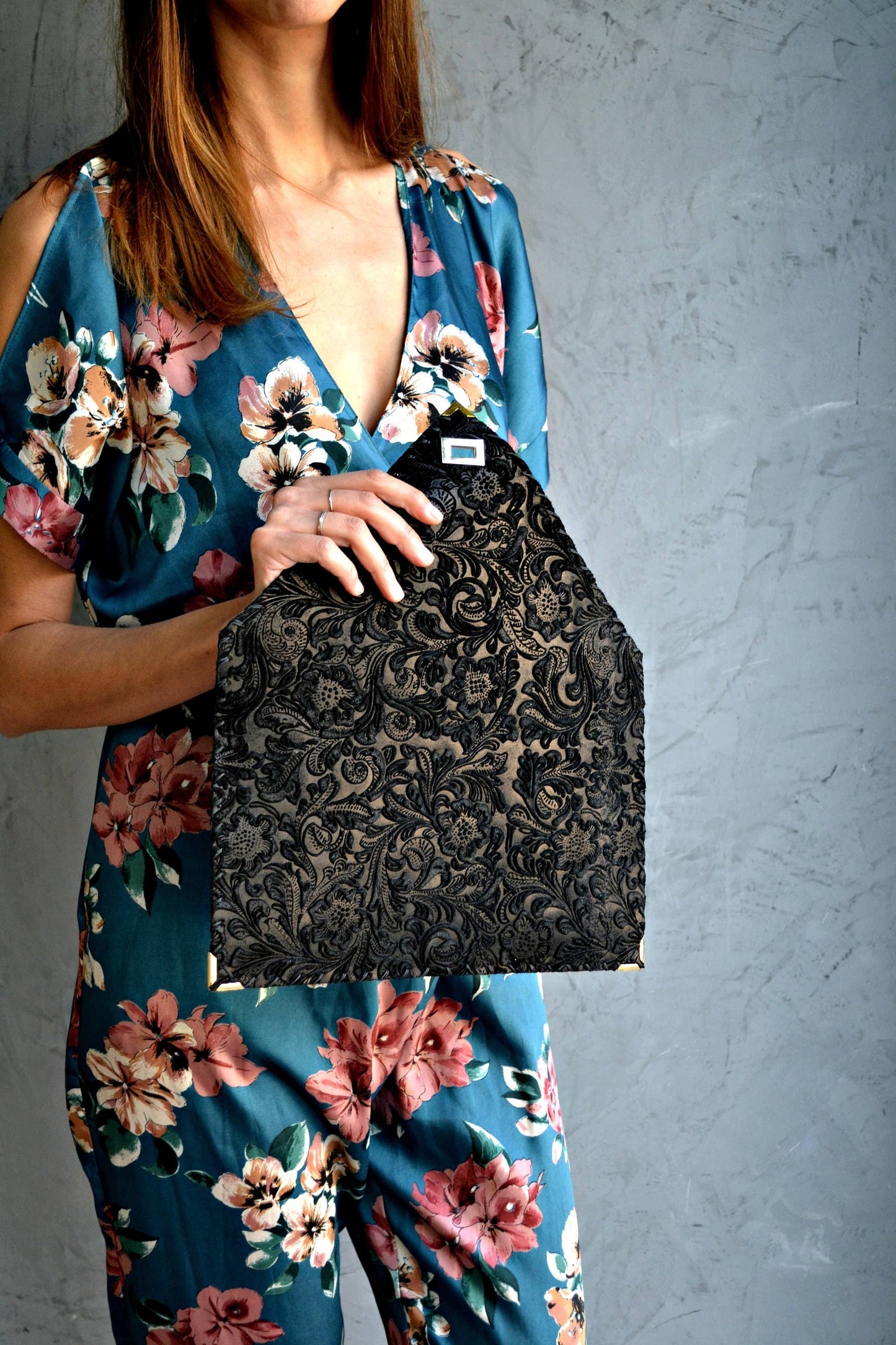 ANA KOUTSI - 3D Black Symmetria Leather Clutch: Silver / Small