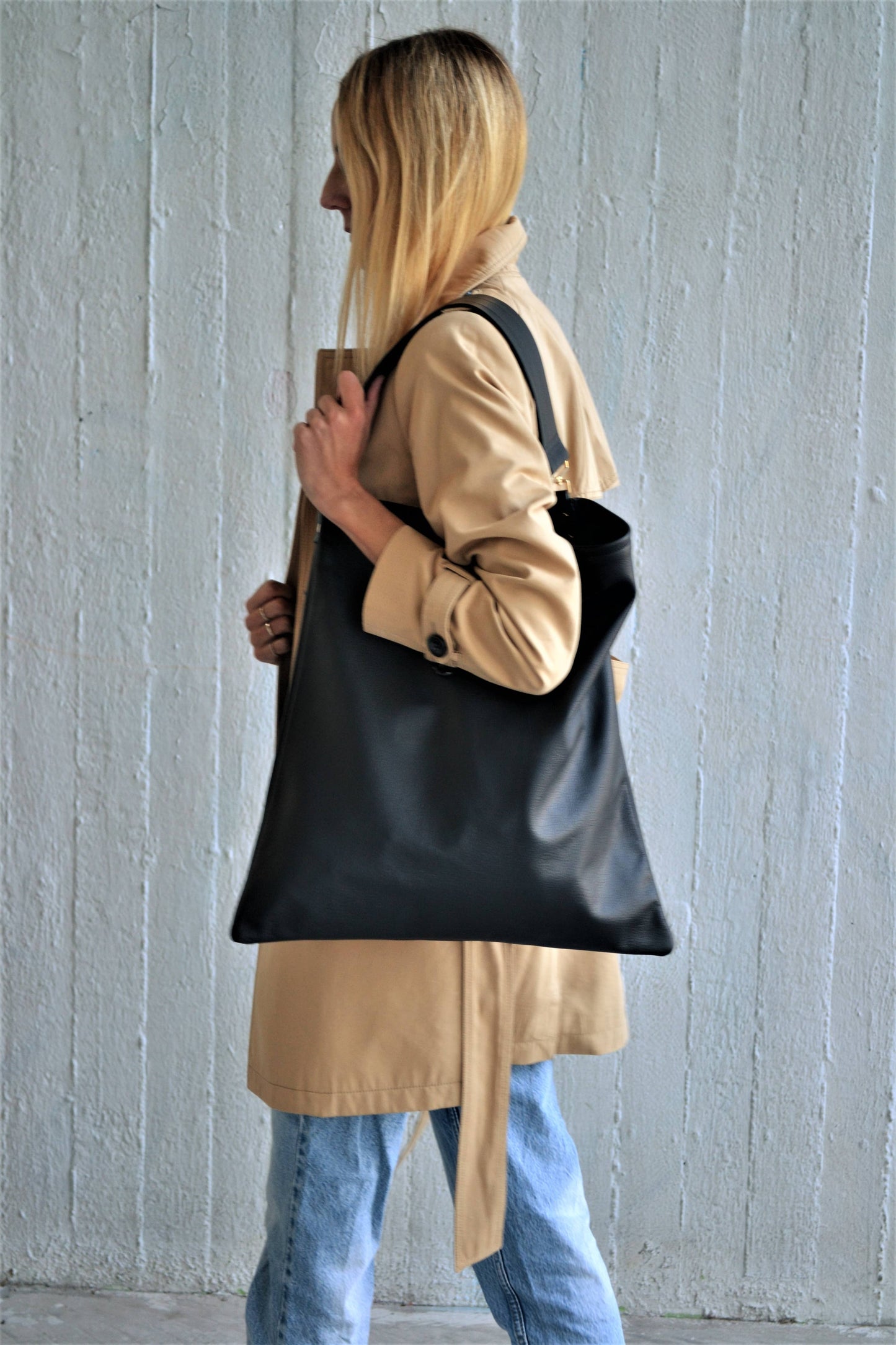 ANA KOUTSI - Akathi leather bag in black: Silver Hardware / Black Strap