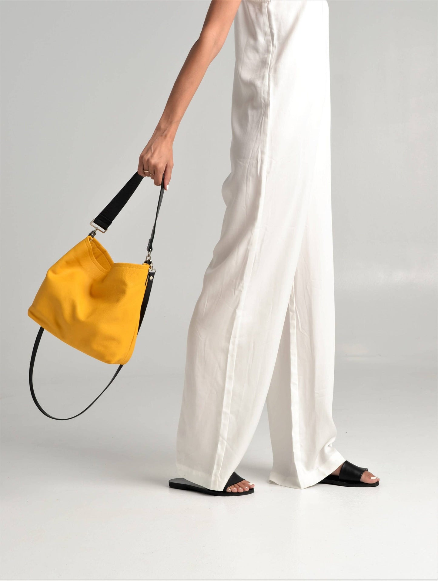 ANA KOUTSI - Dioni leather bag in yellow: With Magnetic Snap / Silver