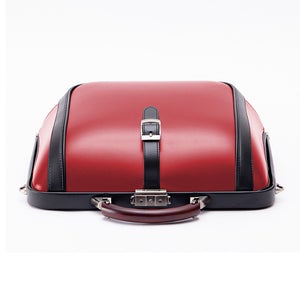 Dulles Touch Messenger Red